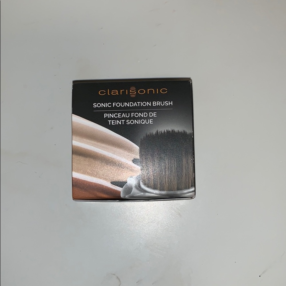 CLARISONIC Foundation Brush